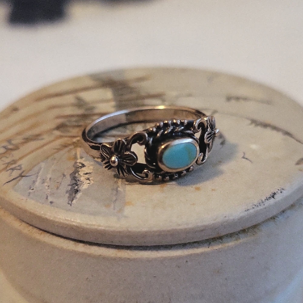 Sterling and turquoise ring size 6